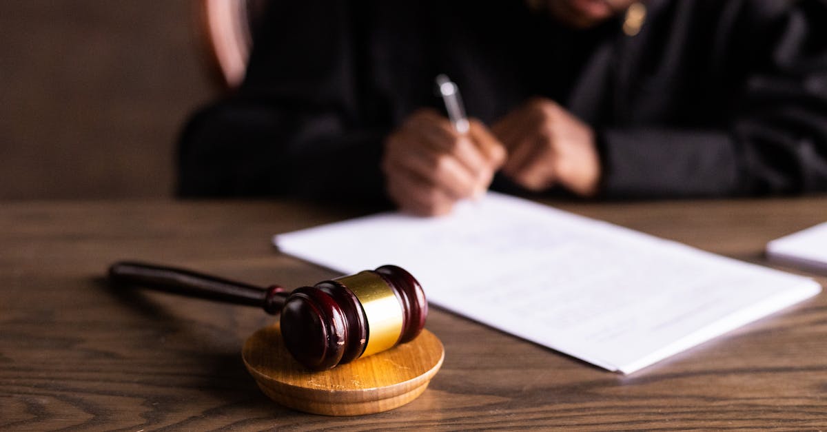 découvrez tout ce qu'il faut savoir sur les instances judiciaires, leur fonctionnement, leurs rôles et leur importance dans le système légal. apprenez comment ces institutions garantissent la justice et protègent les droits des citoyens.