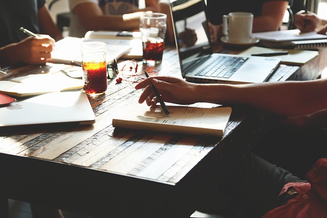 Comment devenir client mystère en 2025 : étapes, conseils et pièges à éviter