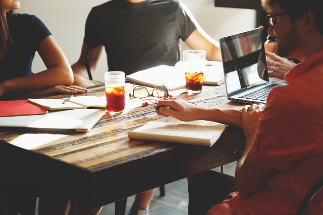 Comment créer et promouvoir efficacement une pétition en ligne en 2025 ?