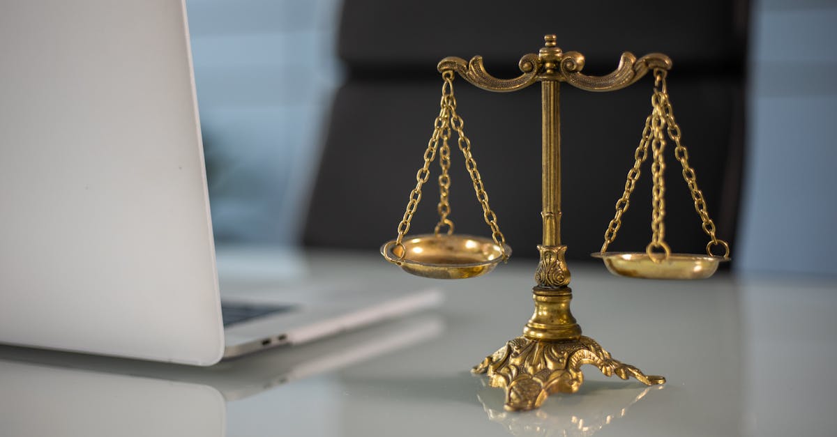 découvrez les principes fondamentaux du droit comparé, une discipline essentielle qui analyse et compare les systèmes juridiques à travers le monde. apprenez comment cette approche contribue à une meilleure compréhension des lois et des pratiques juridiques dans différents pays.