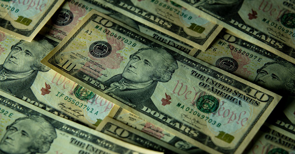 découvrez les enjeux et les conséquences de la contrefaçon : un phénomène en constante augmentation qui impacte l'économie mondiale, la sécurité des consommateurs et l'authenticité des marques.