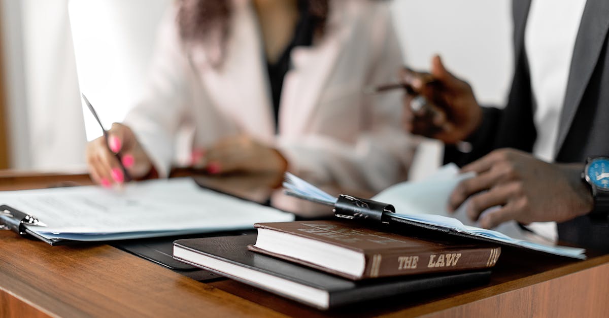 découvrez les normes juridiques essentielles qui encadrent les pratiques légales. informez-vous sur les exigences et les réglementations qui garantissent l'intégrité et la conformité dans le domaine du droit.
