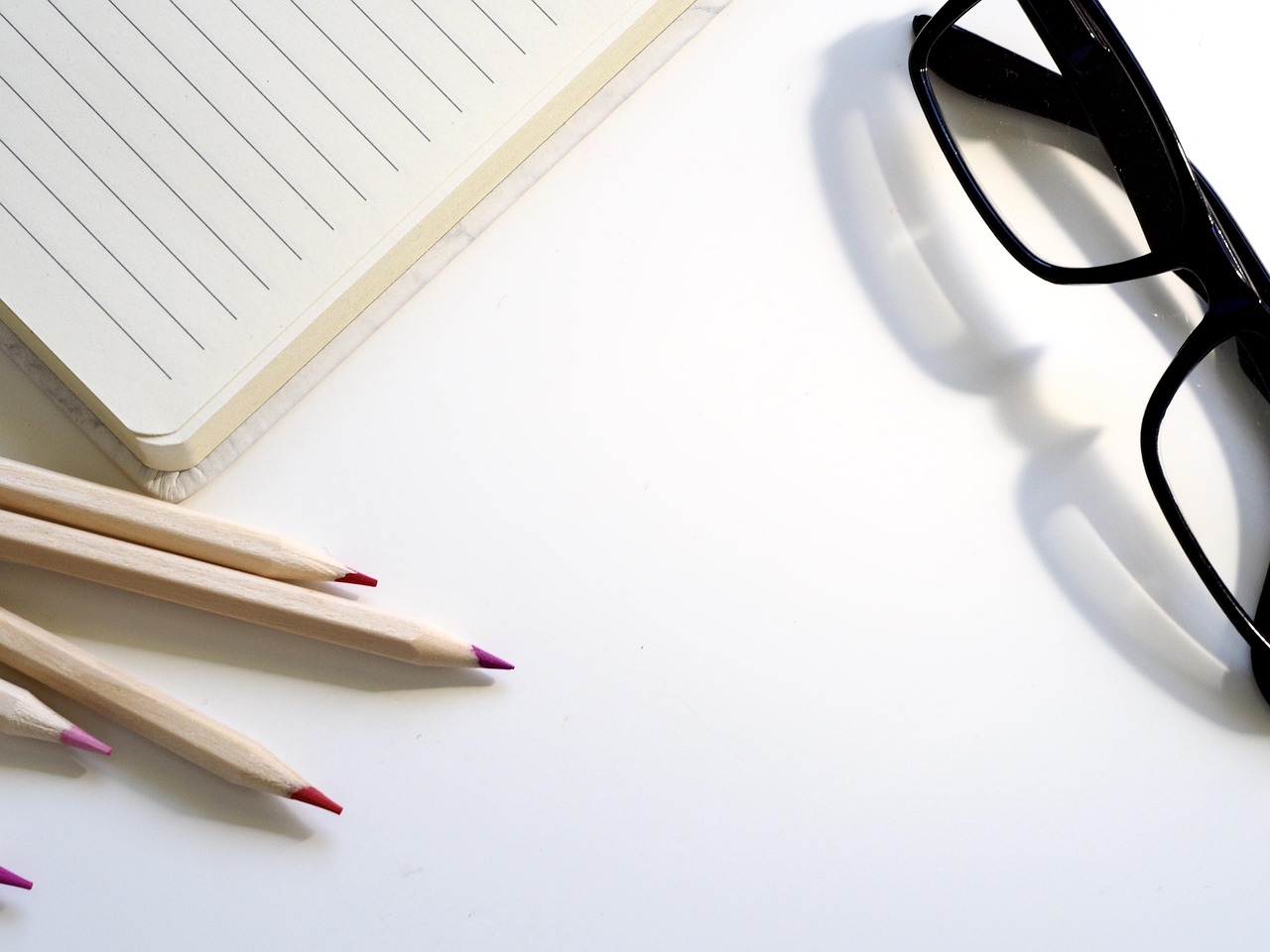 découvrez l'art du copywriting : l'écriture persuasive qui booste votre communication et attire votre audience. apprenez les techniques clés pour transformer vos mots en conversions et renforcer votre marque en ligne.