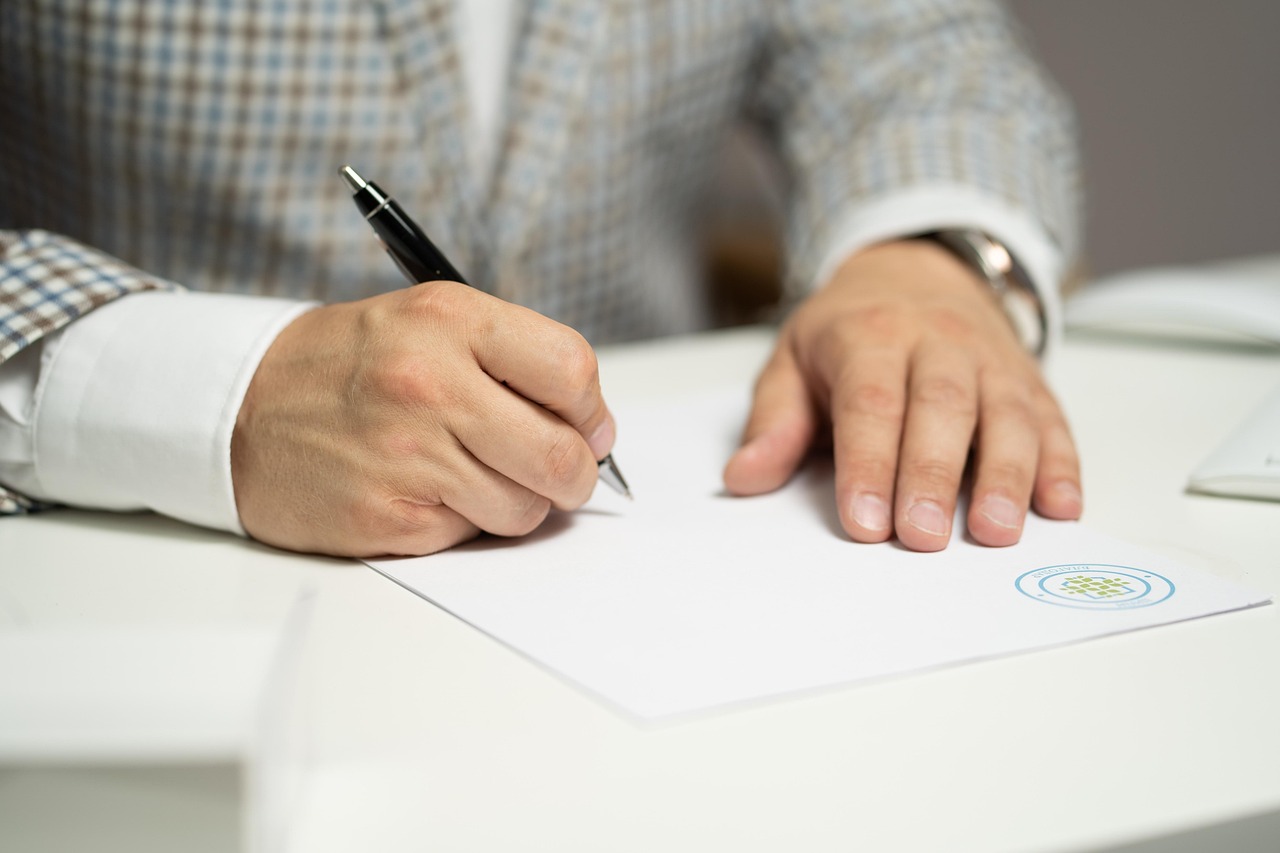 découvrez l'importance et le caractère unique d'un signe distinctif dans le monde du marketing et de la propriété intellectuelle. apprenez comment un symbole ou un logo peut renforcer l'identité de votre marque et favoriser la reconnaissance auprès des consommateurs.