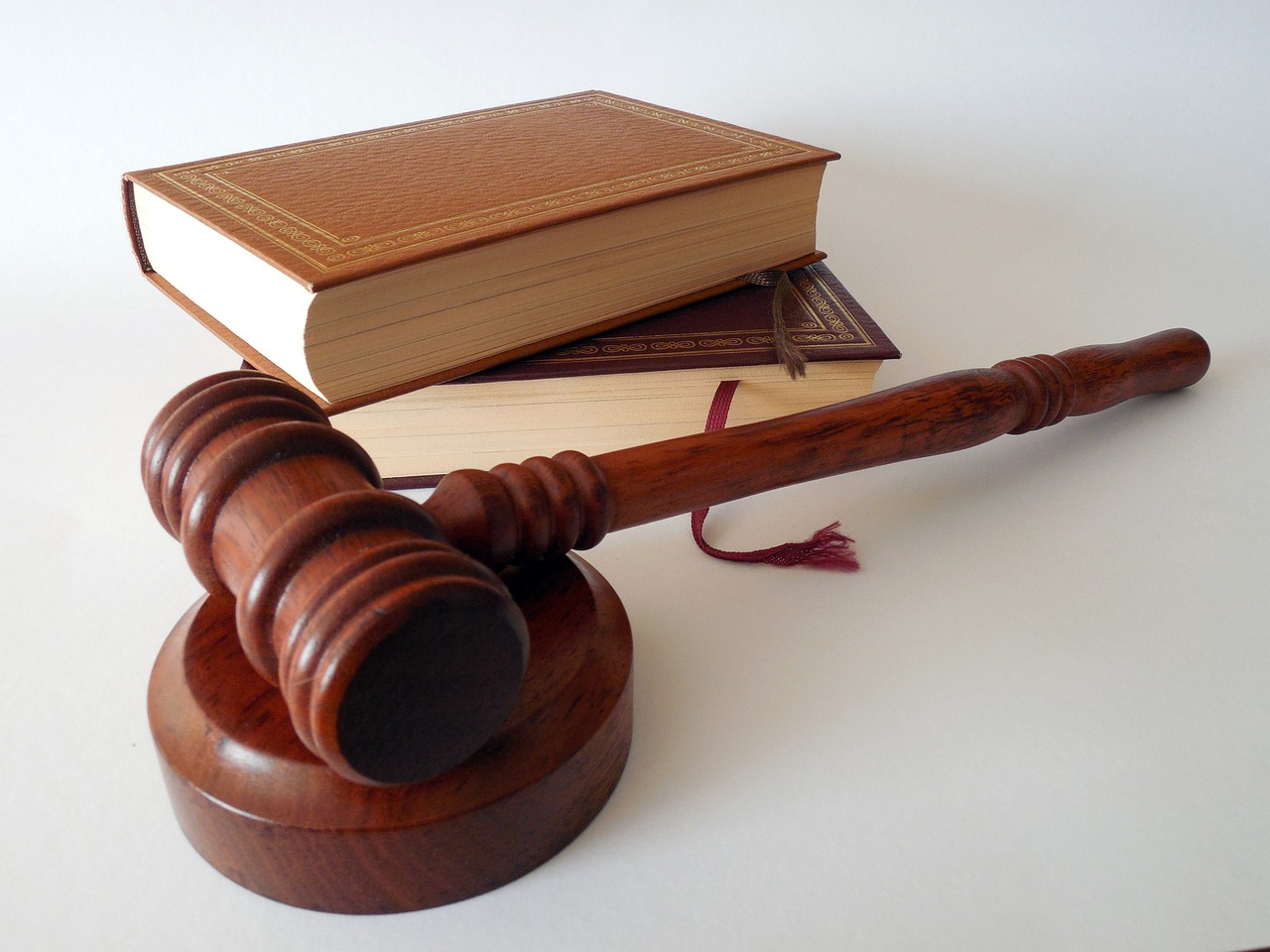 découvrez les différentes voies de recours juridique disponibles pour faire valoir vos droits. notre guide complet vous aide à comprendre les procédures légales, les délais et les meilleures stratégies pour obtenir justice. informez-vous sur les recours possibles pour résoudre vos litiges efficacement.