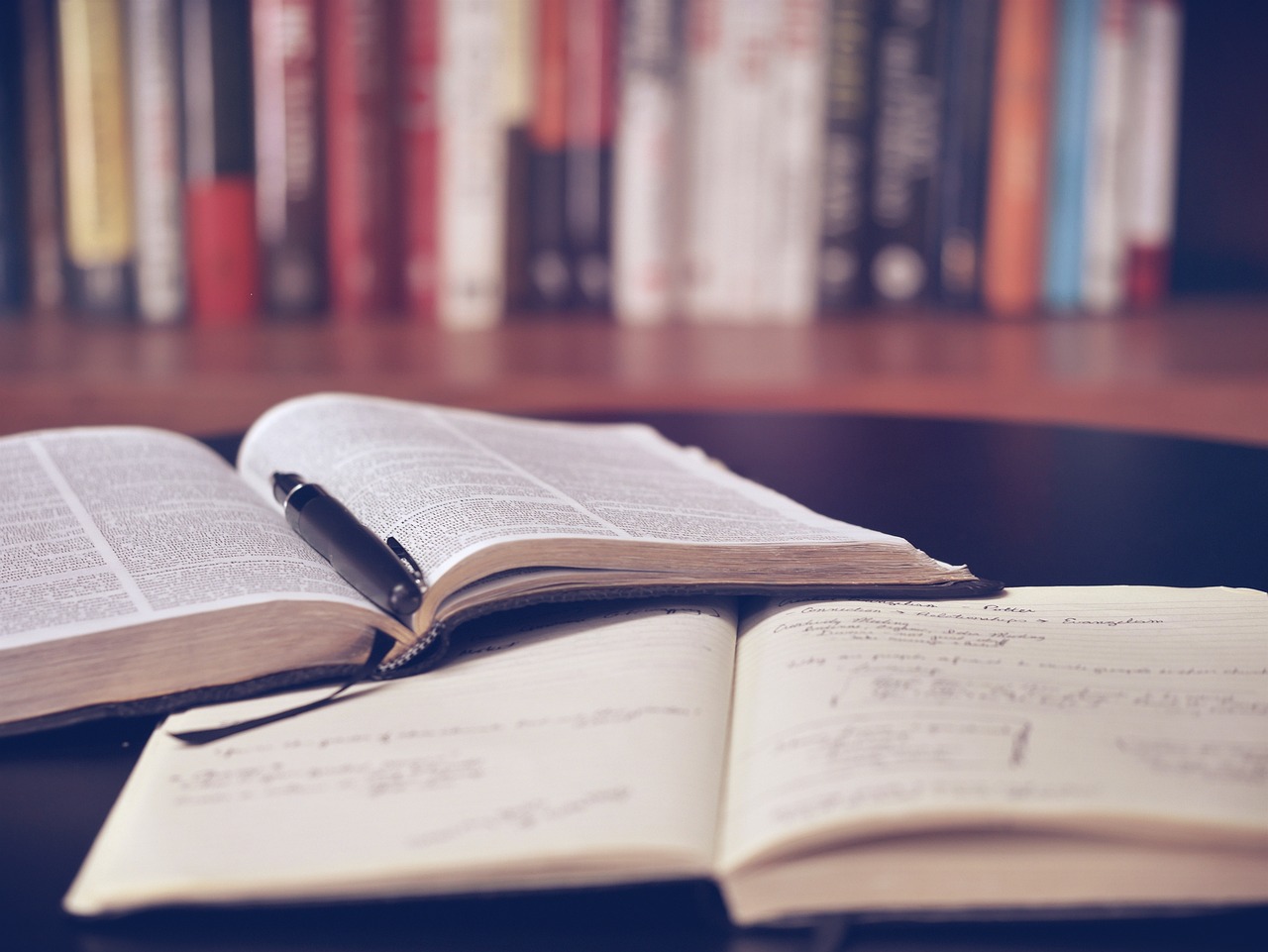découvrez l'essence de l'intellectualité, une exploration fascinante de la pensée critique, de la curiosité intellectuelle et de l'importance de la connaissance dans notre quotidien. plongez dans un univers où la réflexion et l'apprentissage sont au cœur des échanges.