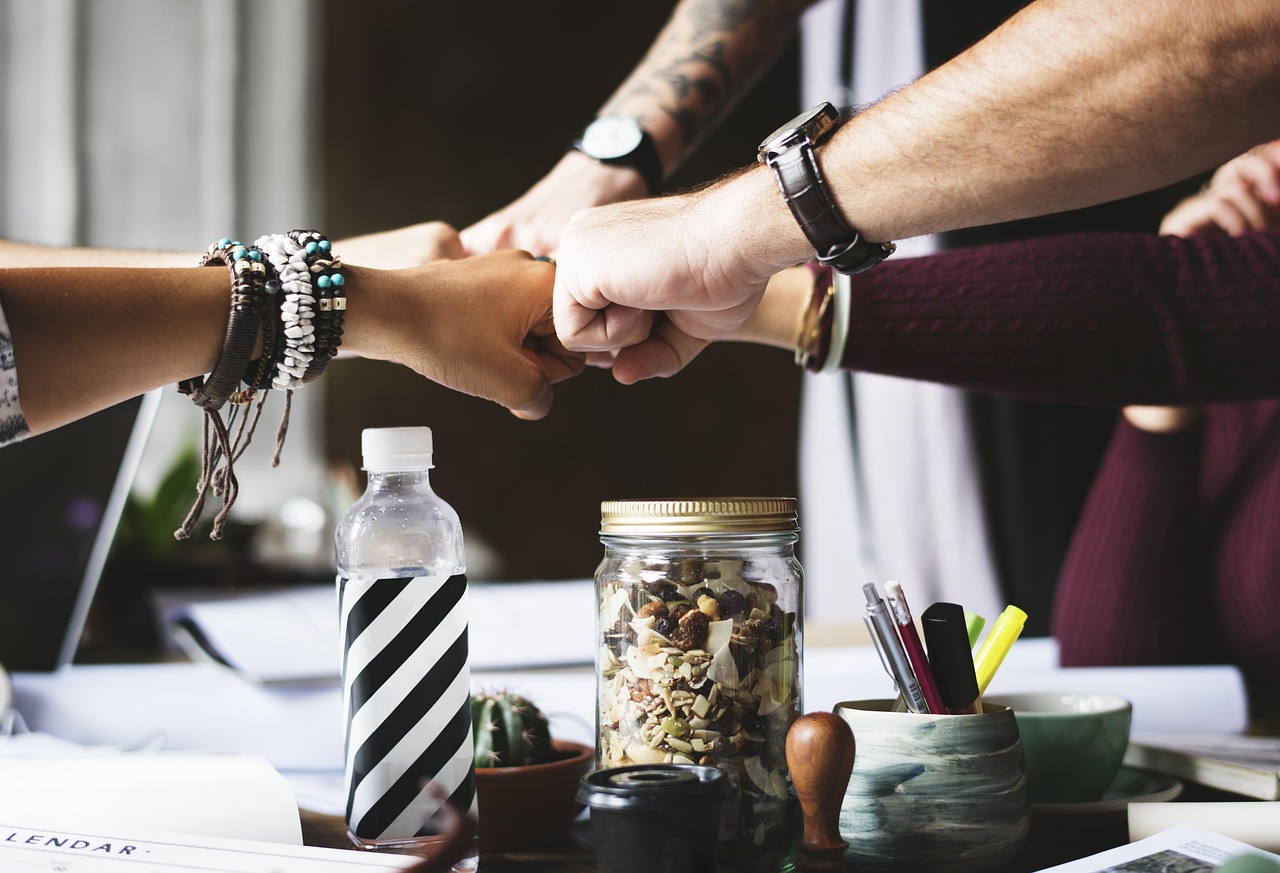 découvrez comment nouer des partenariats fructueux pour stimuler la croissance de votre entreprise, élargir votre réseau et atteindre de nouveaux objectifs grâce à des collaborations stratégiques.