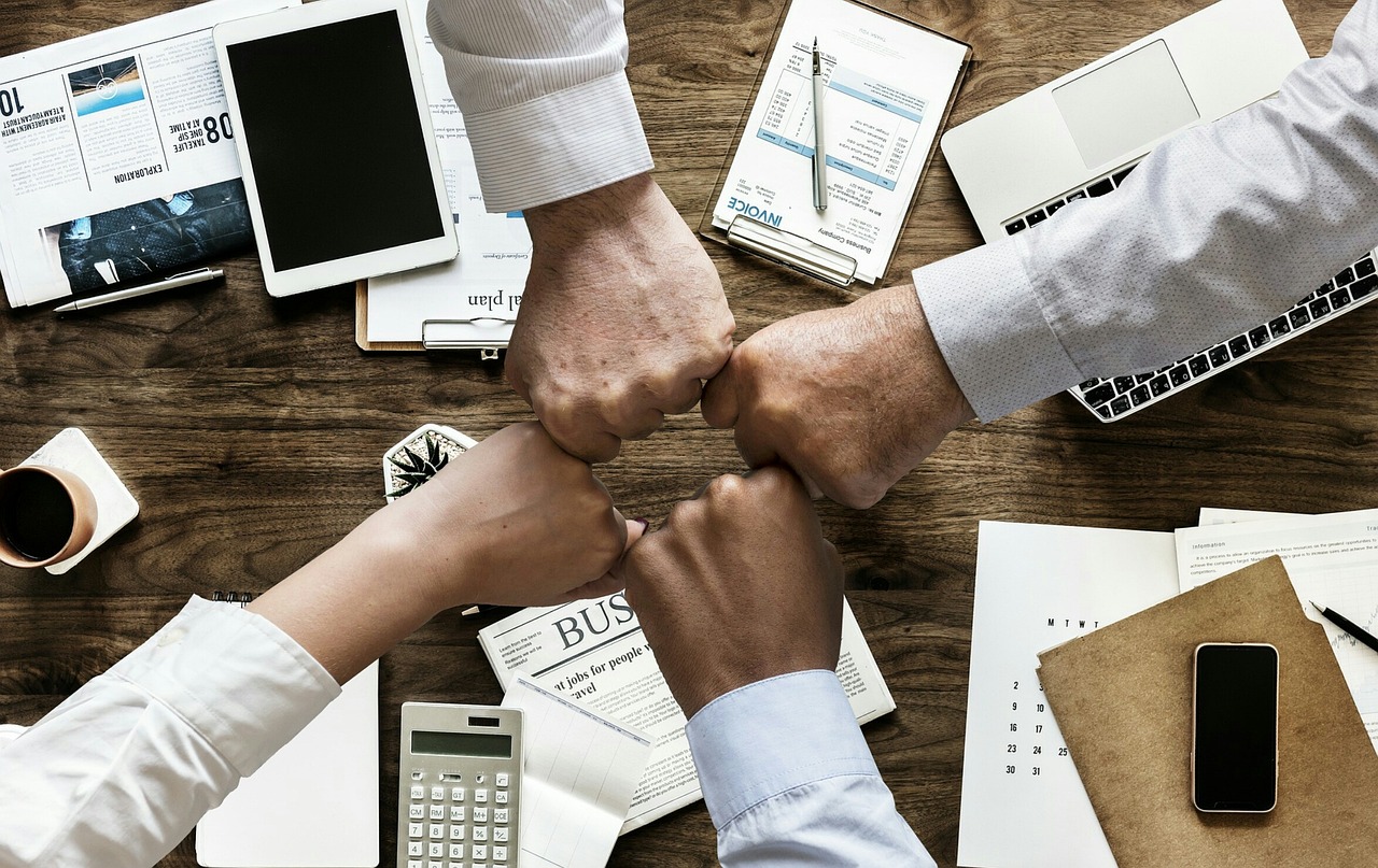 découvrez comment la collaboration améliore la productivité, stimule l'innovation et renforce le travail d’équipe au sein des organisations. conseils, outils et bonnes pratiques pour réussir ensemble.